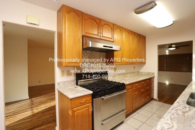 Building Photo - Newly renovated 3 bedroom / 2 bathroom hou...