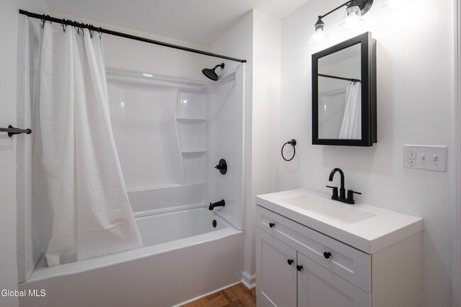 Building Photo - 364 Altamont Ave