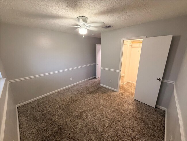 Building Photo - 1601 Byron Ave