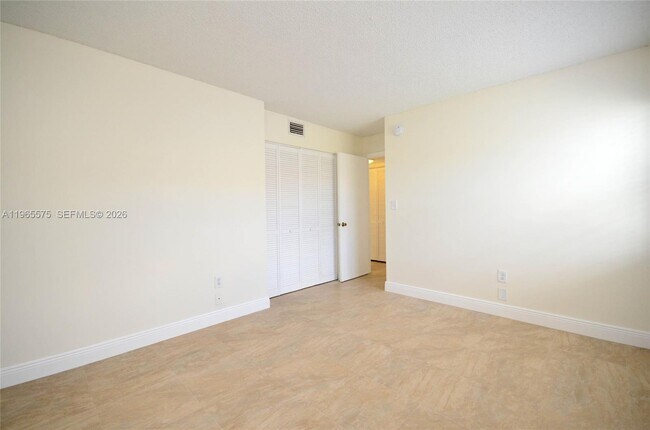 Building Photo - 10400 SW 67th St