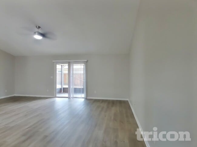 Building Photo - 86216 Vegas Blvd