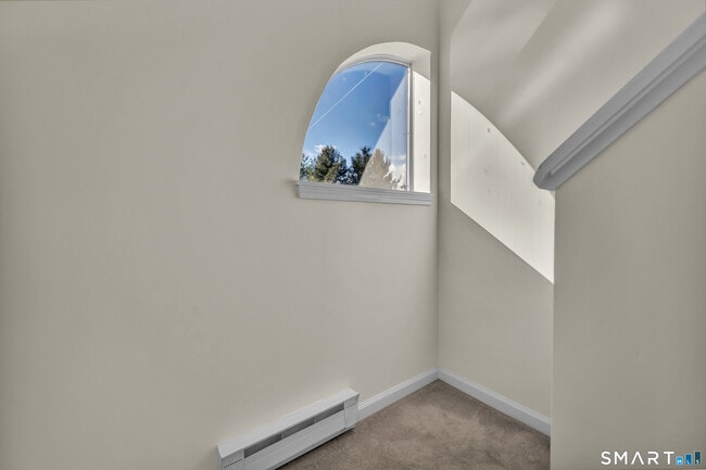 Building Photo - 925 Oronoke Rd