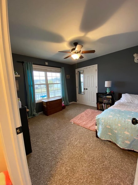 Building Photo - 417 Stone Grove Dr