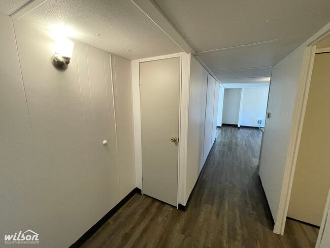 Building Photo - Spacious 4-Bedroom Home in Mabton, WA – Pet Friendly!