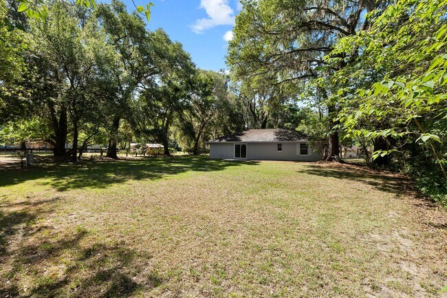 Building Photo - Country Living on 1 Acre – Move-In Ready 3 Bedroom Home in Reddick!