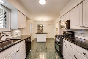 Building Photo - 1110 Doss Dr