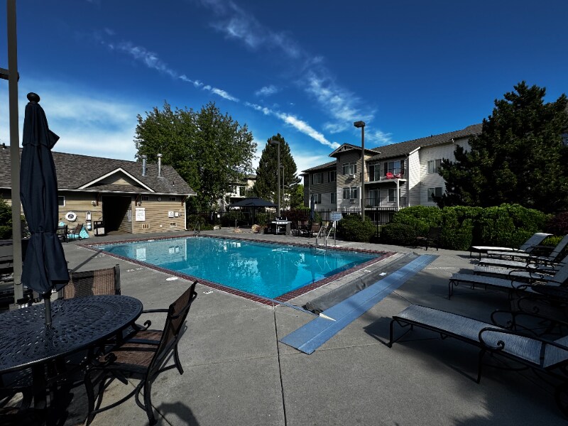 Building Photo - 22855 E Country Vista Dr