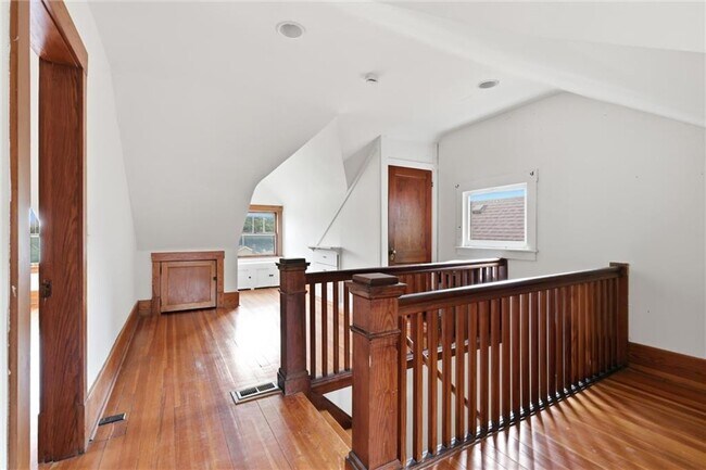 Building Photo - 4200 Mercier St