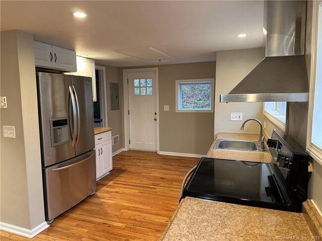 Building Photo - 11 Upper Malletts Ln