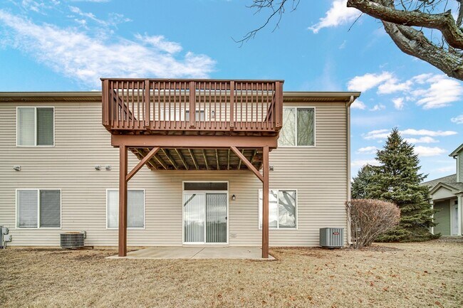 Building Photo - 2325 Summerlin Dr