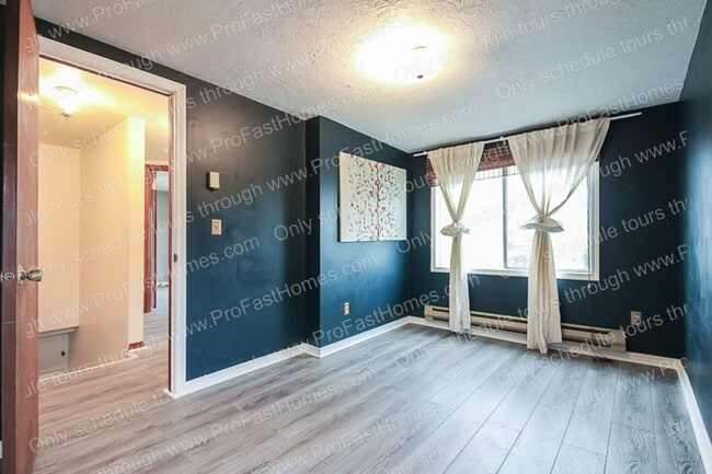 Building Photo - 3636 SE 77th Ave