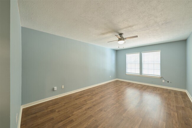 Building Photo - 5 N White Pebble Ct