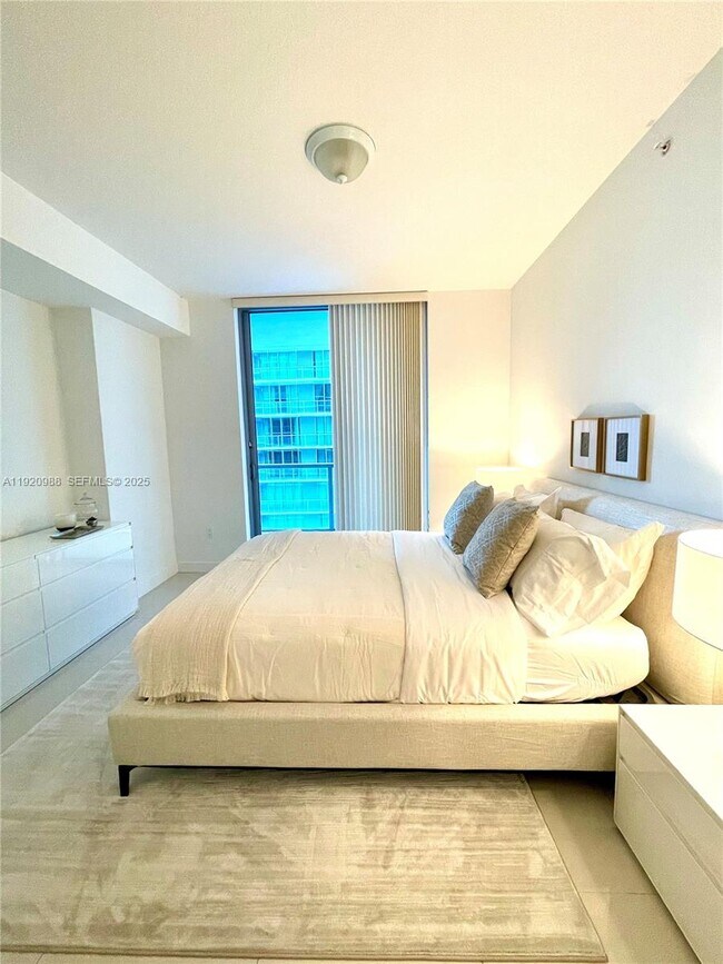 Building Photo - 79 SW 12th St