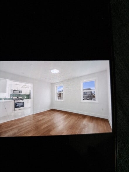 Building Photo - 37 Williams St