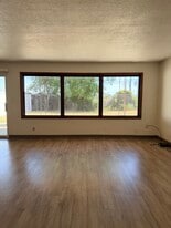 Building Photo - 539 W Crest Dr