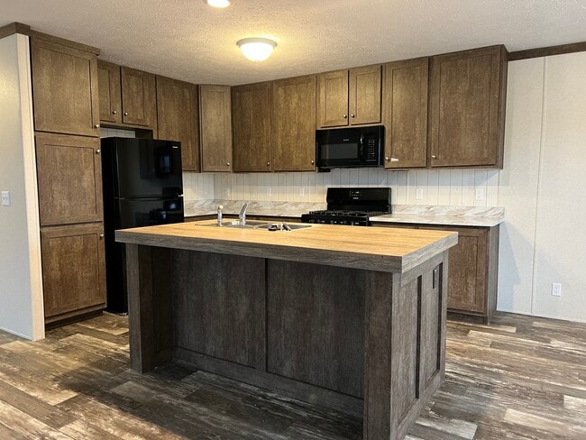 Building Photo - 2 Sycamore