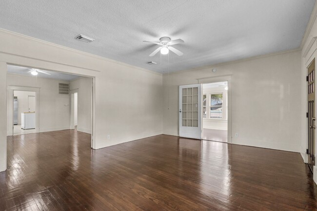 Building Photo - 2 11th Ave N