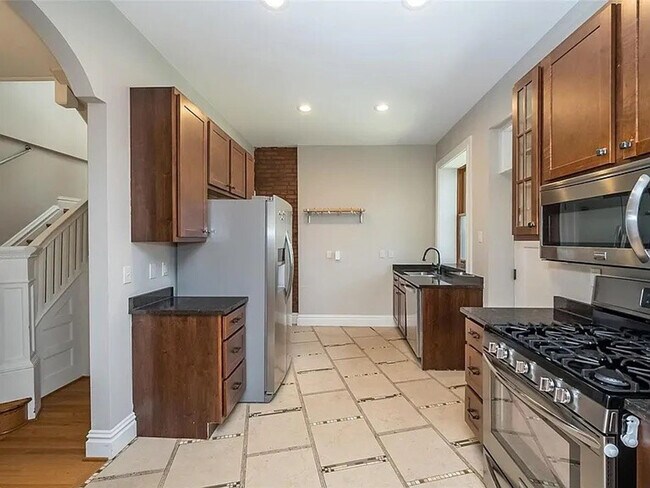 Building Photo - 6114 Washington Blvd