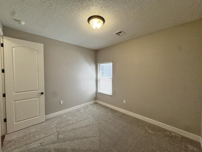 Building Photo - 6801 Prom Ave NE