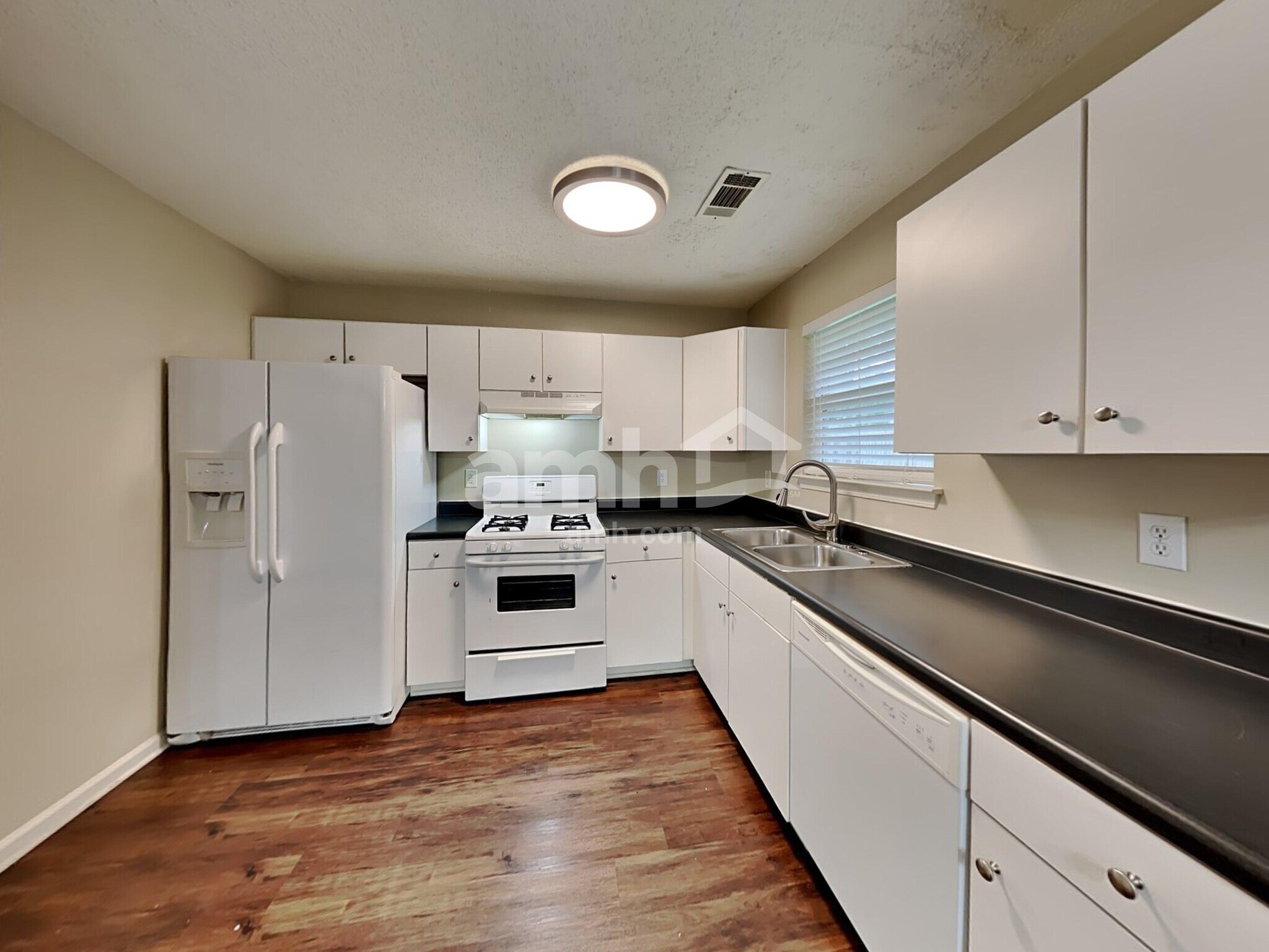 Building Photo - 3321 Metro Way