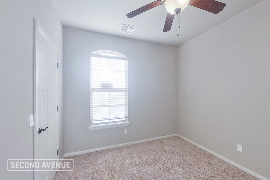 Building Photo - 15933 Sky Run Dr