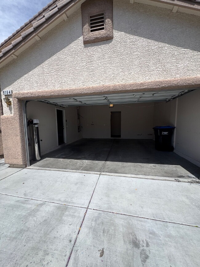 Building Photo - Sky Canyon Area Home w/ 3 Beds PLUS Loft & Solar