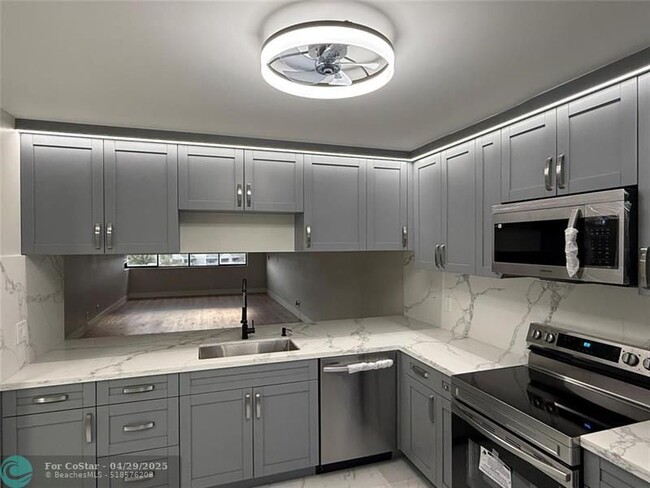 Building Photo - 8020 Hampton Blvd