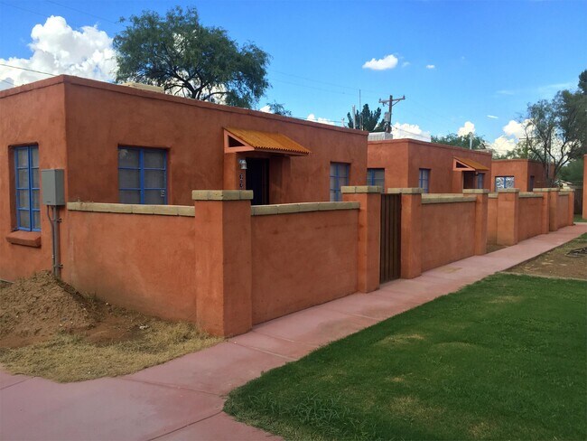 Building Photo - 2511 E Blacklidge Dr