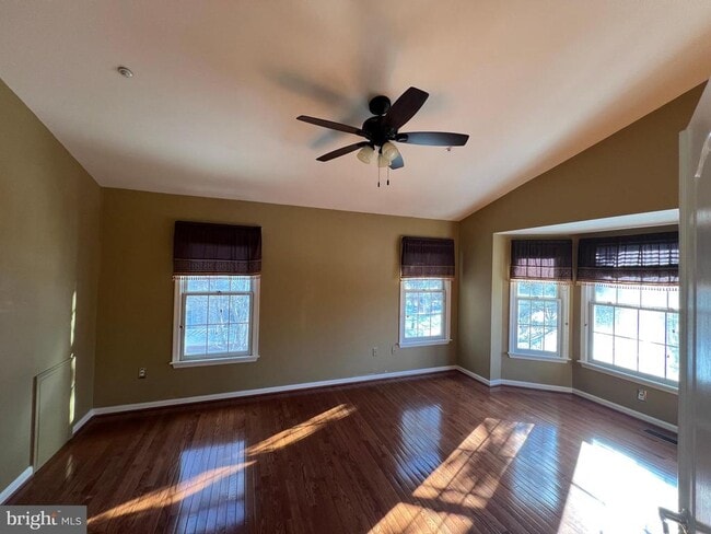 Building Photo - 201 Blaze Climber Way