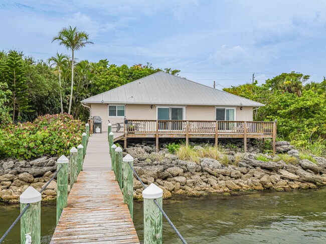 Building Photo - 1716 Indian River Dr