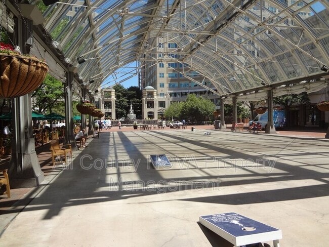 Building Photo - 11776 Stratford House Pl