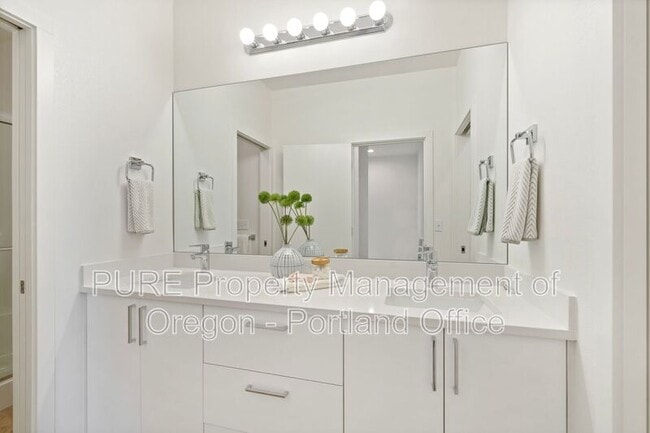 Building Photo - 725 SE 78th Ave