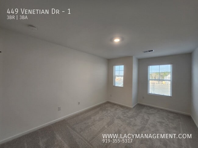 Building Photo - 449 Venetian Dr