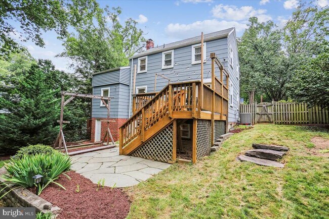 Primary Photo - 8910 Bradford Rd