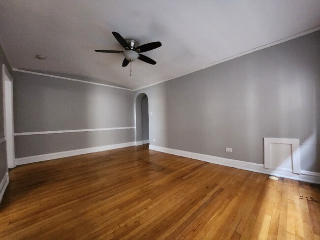 Building Photo - 8348 S Maryland Ave