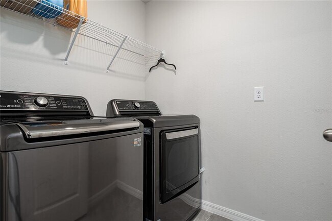 Building Photo - 12277 Mountain Is Trl