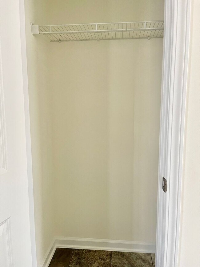 Building Photo - Available Now – Spacious 4BR Home on 1.5 Acres in Rural Hall!