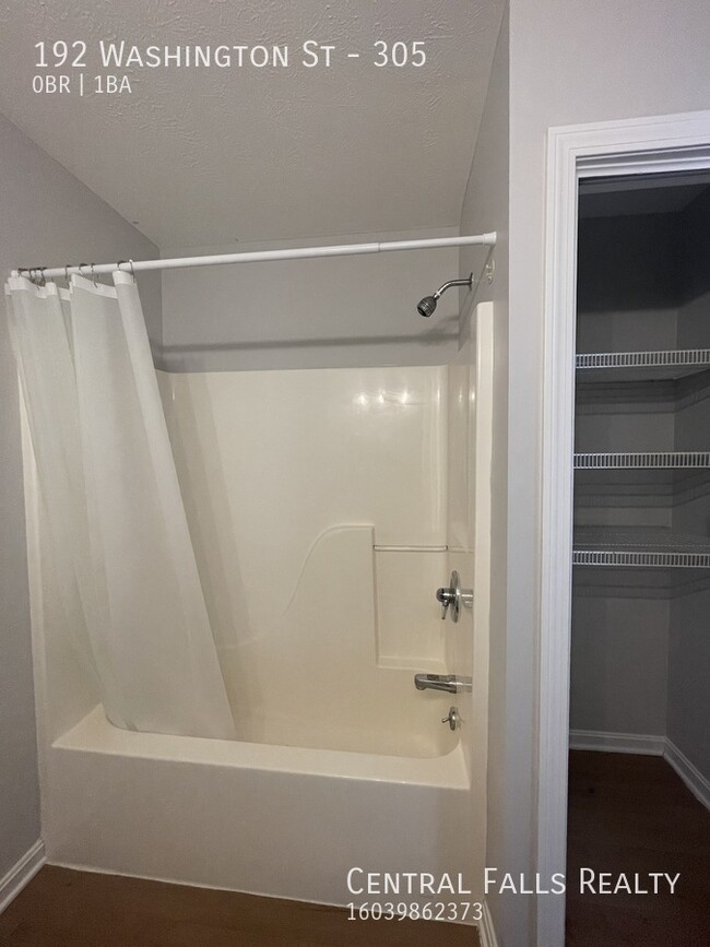 Building Photo - Newly Renovated! Studio for Rent!  H/HW In...