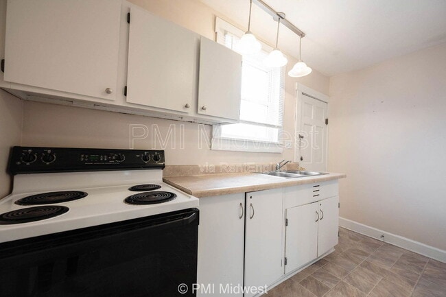 Building Photo - 411.5 S East St