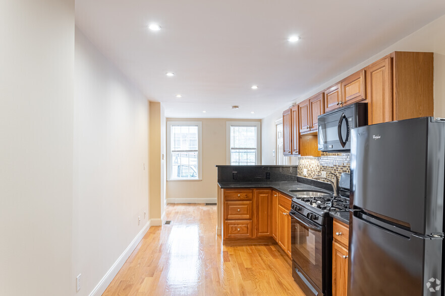 1BR, 1BA - The Copley Group Beacon Hill