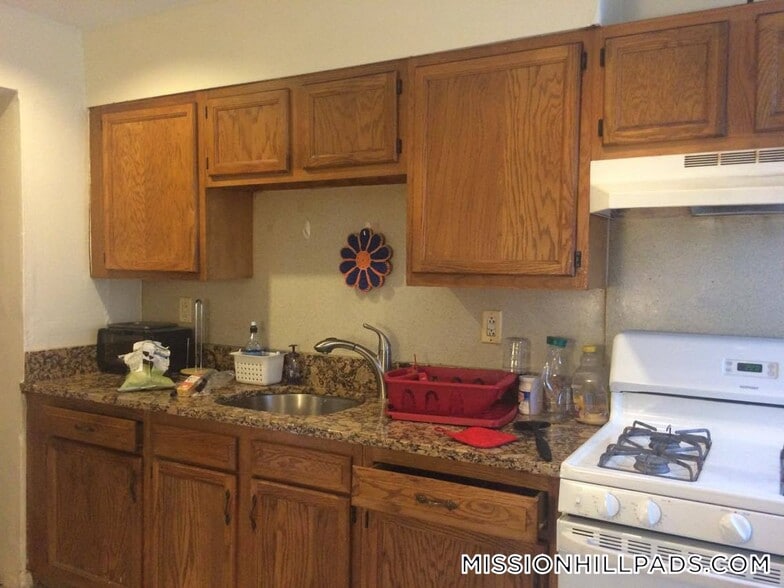 Building Photo - 12 Wait St