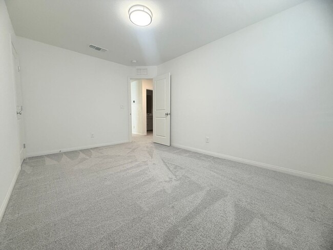 Building Photo - Wonderful upgraded two story single house