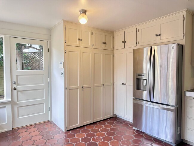 Building Photo - Meticulously Restored 1920s Craftsman on a Private, Hedged Lot | Pet Friendly!