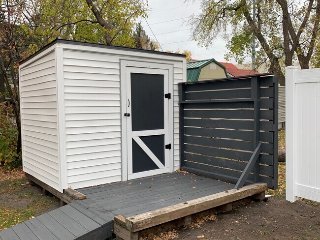 Storage Shed - 409 State St E