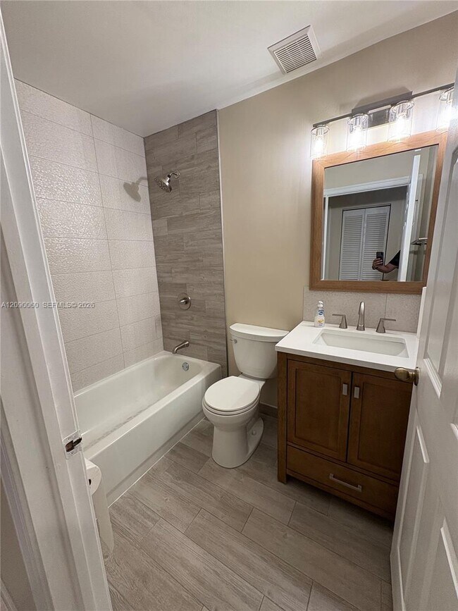 Building Photo - 751 Sand Creek Cir