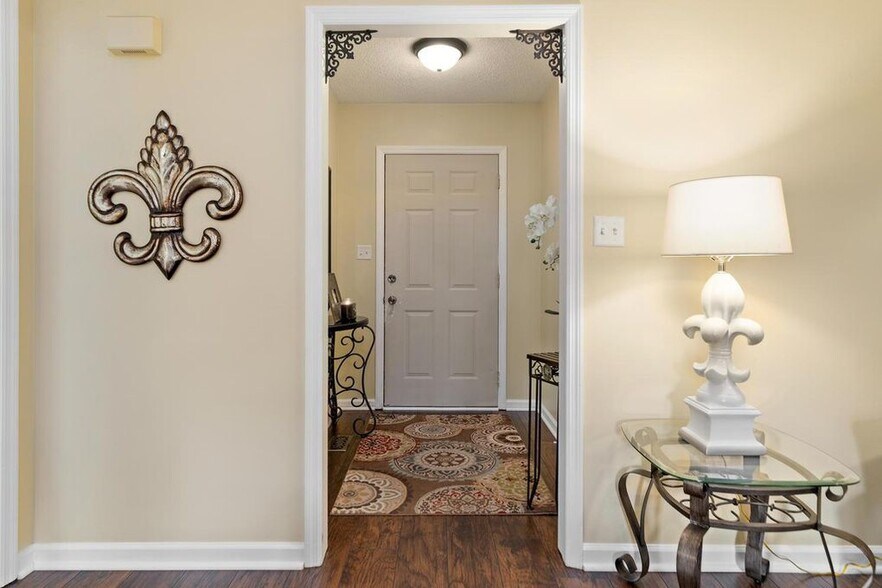 Foyer with hall closet! - 1102 Tobacco Rd