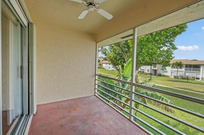 Building Photo - 9911 Sandalfoot Blvd