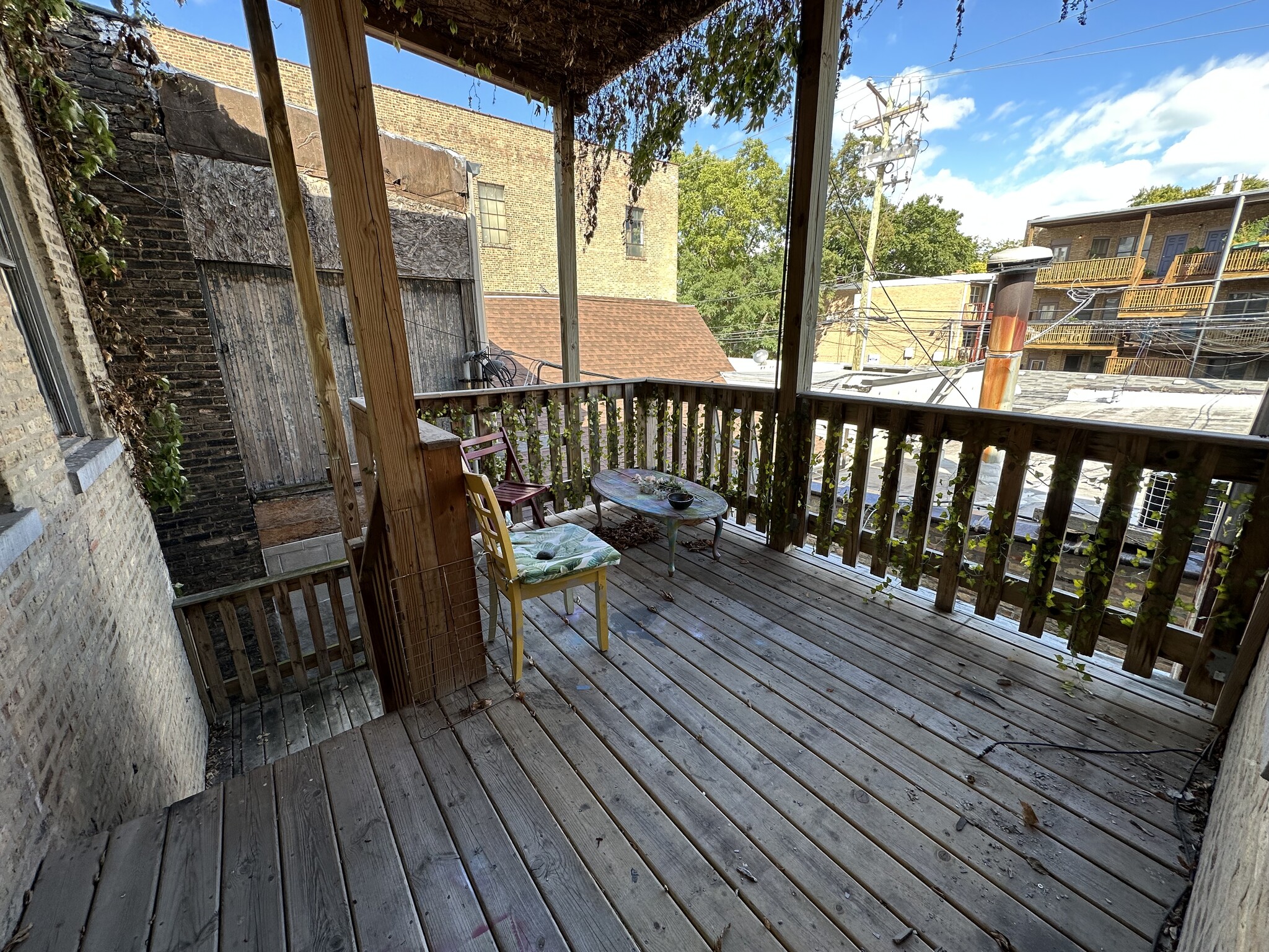 PORCH / DECK - 1424 W Wilson Ave