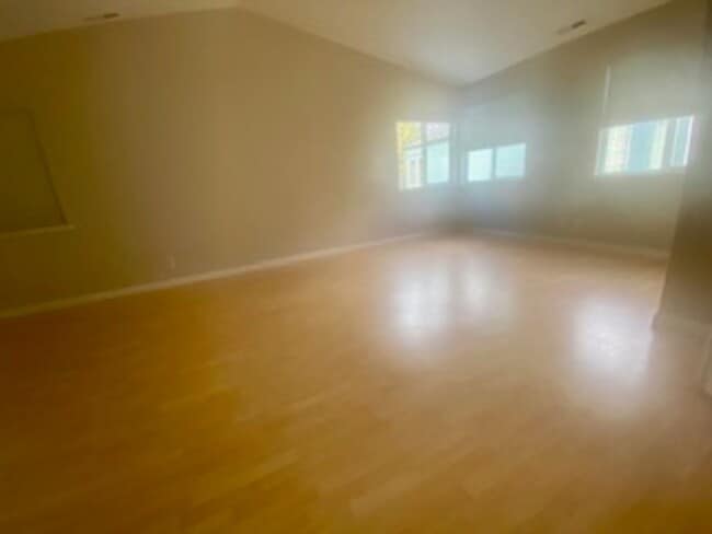 Building Photo - Three Bedroom Two and a Half Bath Home in the South Reno Crystal Lake Area