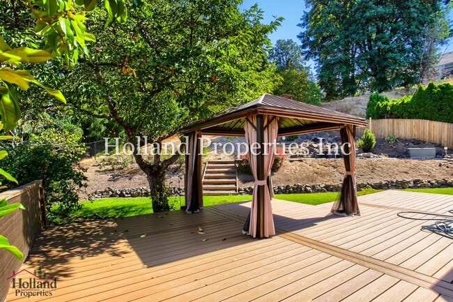 Building Photo - 16308 SW Timberland Dr